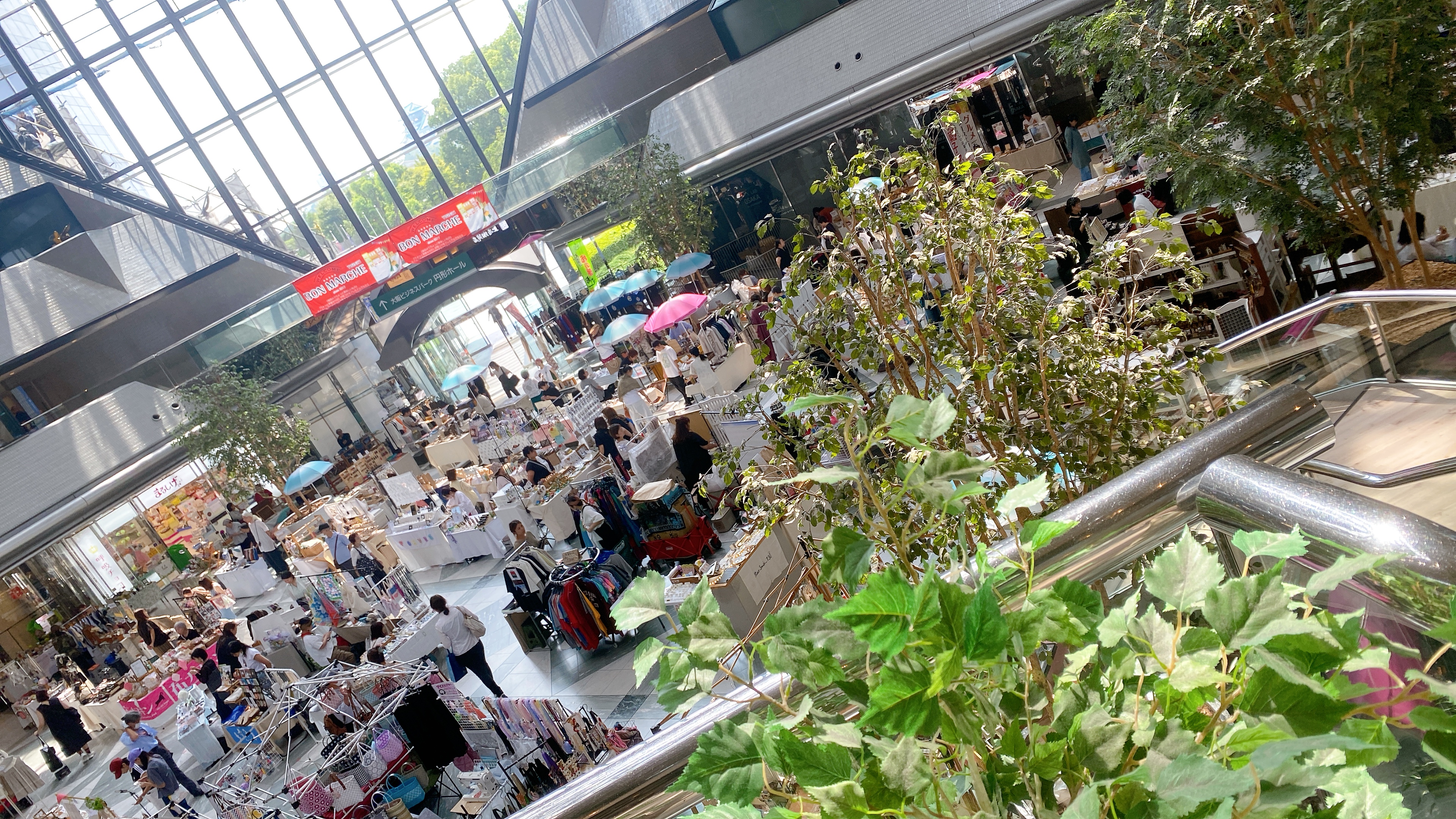BON MARCHEとBLENDの風景